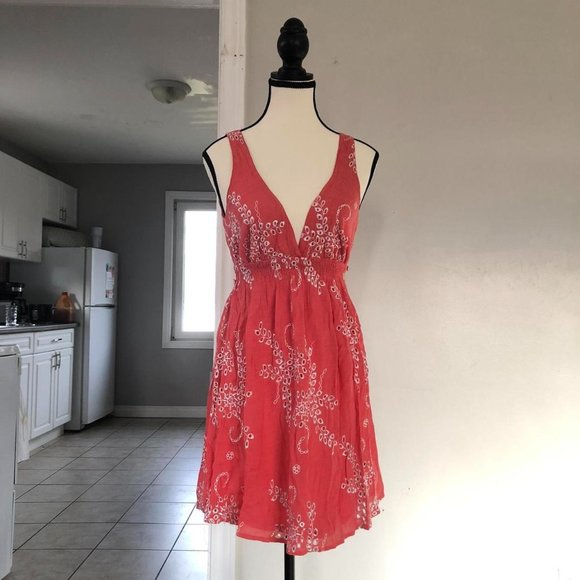 Forever 21 pink plunging dress - Picture 1 of 3